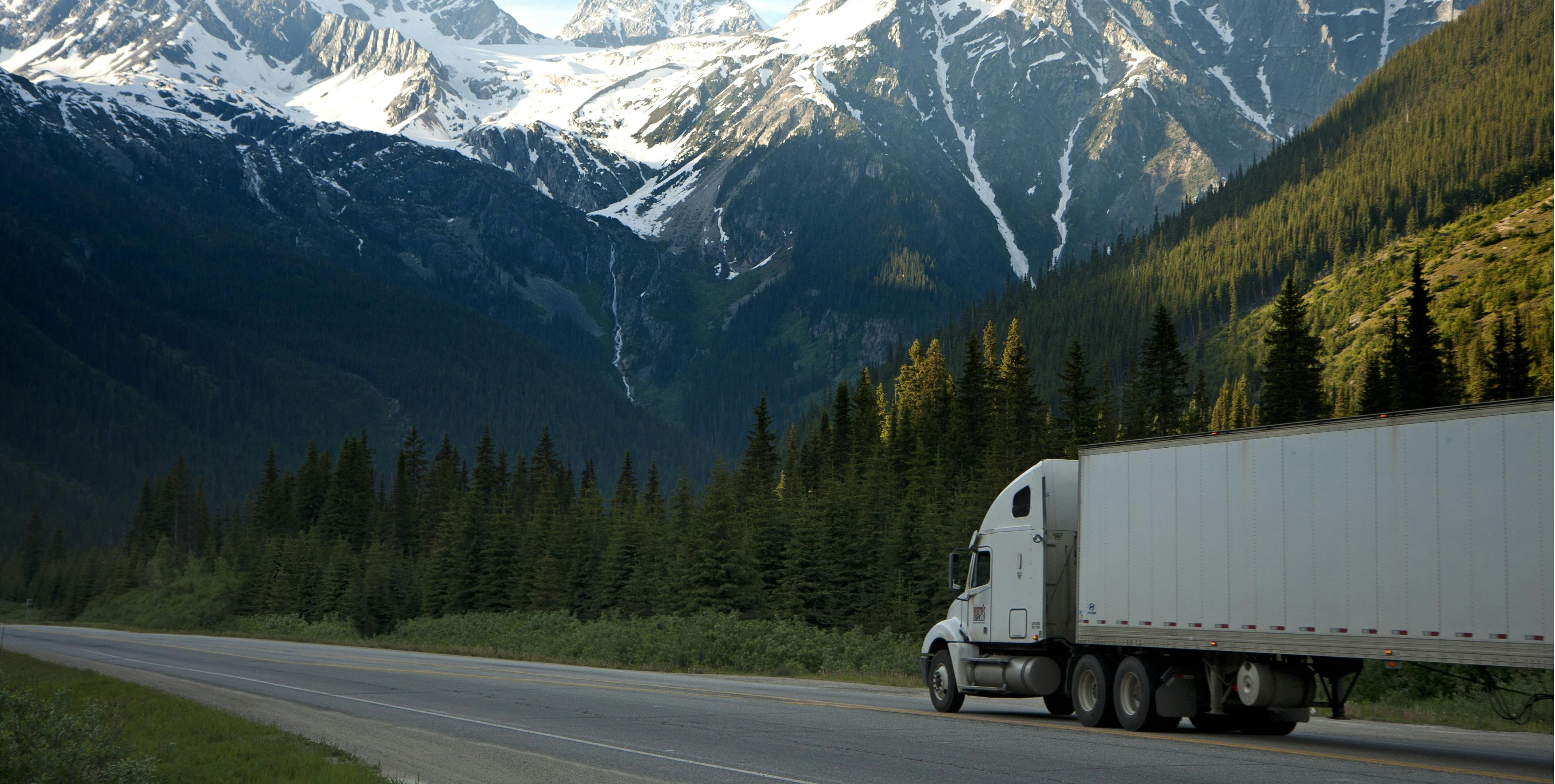 Uluslararası karayolu taşımacılığı tır görseli